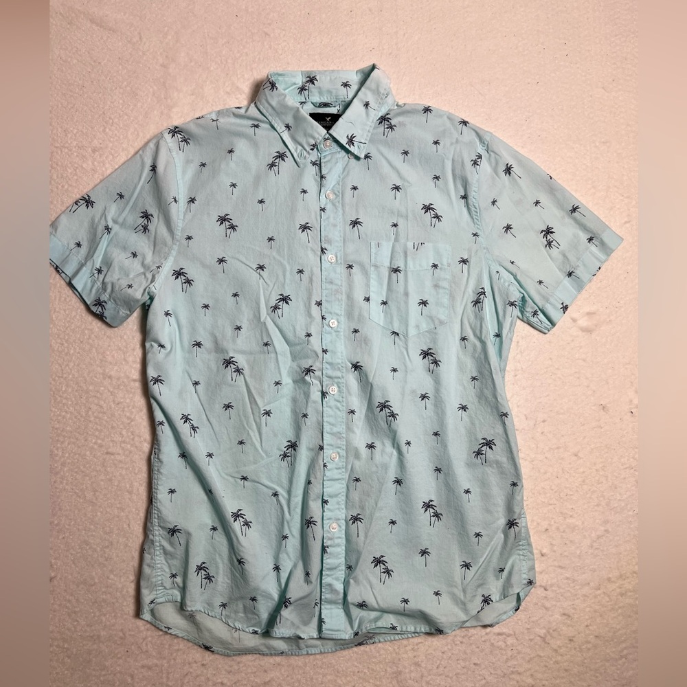 Men’s American Eagle Outfitters Light Blue Palm Print Button-Down Shirt
